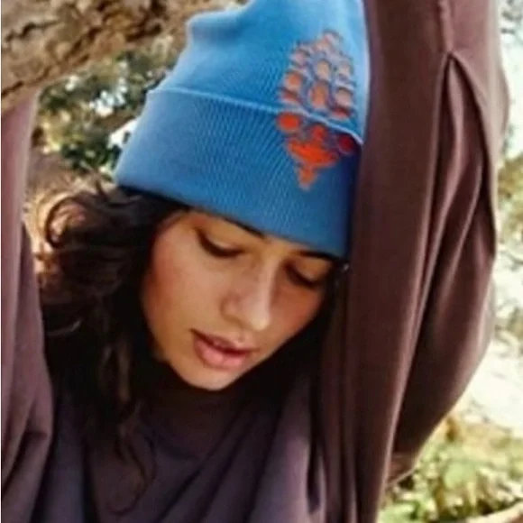 Adorable, Free People Iconic Buti logo beanie❤️ NWOT - Picture 3 of 4